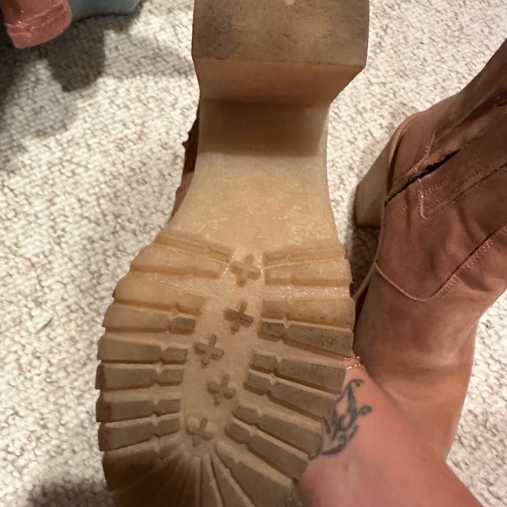 Free People Chelsea Boot - Picture 4 of 4